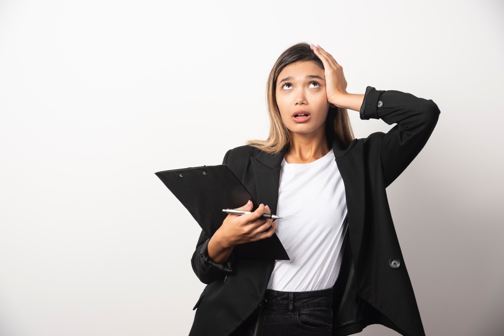 Di situasi ekonomi yang penuh tantangan, perempuan berperan penting dalam menjaga keseimbangan hidup keluarga.