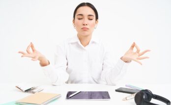 strategi bertahan di tengah situasi kerja tak pasti