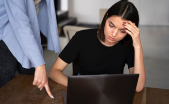 Banyak pekerja menghadapi bos atau rekan kerja yang toksik, hingga menciptakan suasana kerja tidak sehat. Berikut tips dari Chicmanagers.com untuk menghadapinya.